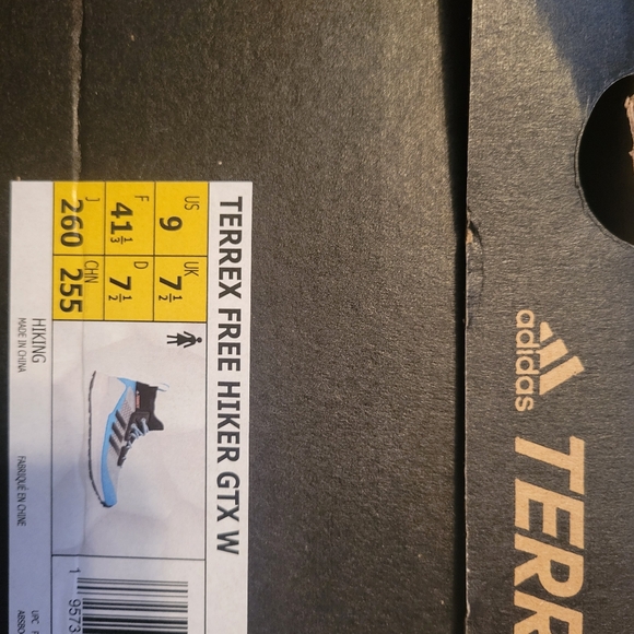 Adidas Terrex Size 9 - Picture 2 of 2